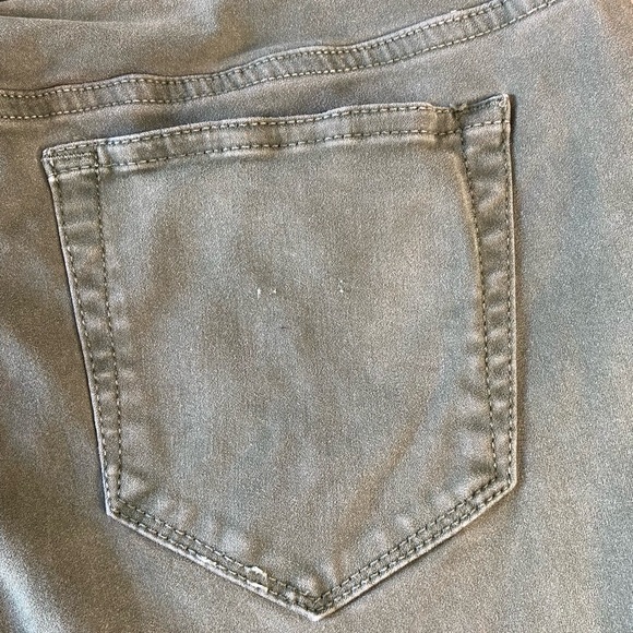 J.Crew Toothpick distressed army green pants. Size 27 - Picture 7 of 9